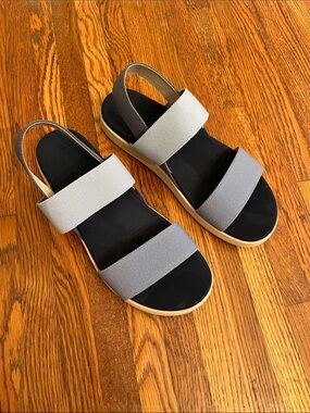 Keens Elle Backstrap Sandals Size 11 Faded Denim/Skyway